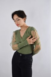 Kadın Açık Kahvrengi V Yaka Triko Çiçek Desenli Kolu Tüllü Bluz - 2