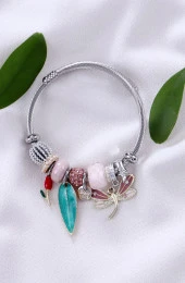 Kadın Charmlı Yapraklı Kelebek Figürlü Çelik Bileklik thumbnail 2