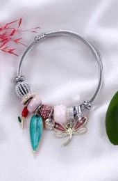 Kadın Charmlı Yapraklı Kelebek Figürlü Çelik Bileklik thumbnail 3