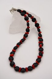 STONEAGE Orijinal Oniks ve Mercan Taşlı T Kilitli Şifa Kolyesi thumbnail 1