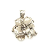 925 Ayar Gümüş Döküm Çiçek Kolye Ucu thumbnail 1