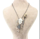 925 Ayar Gümüş Elinde Balon Tutan Kız Elişi Broş Kolye thumbnail 3