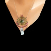 925 Ayar Gümüş ve Bronz Karışımı Yakut ve Zümrüt Taşlı Desenli Otantik Kolye thumbnail 1