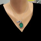 925 Ayar Gümüş Çift Taraflı Yeşil Mineli Harf Kolye thumbnail 1