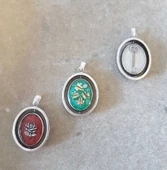 925 Ayar Gümüş Çift Taraflı Yeşil Mineli Harf Kolye thumbnail 6