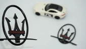 DK Tuning Maserati Yan Kanatlar Çemberli Kırmızı Siyah Rozet Amblem Seti - 1