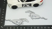 DK Ford Mustang Shelby GT Koşan At Çamurluk Yanı Gri Logo Arma - 2