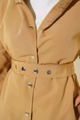 Kapşonlu Çıt Çıt Kısa Trenç Camel thumbnail 4