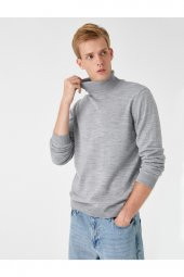Basic Turtleneck Sweater - 1