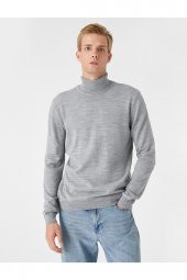 Basic Turtleneck Sweater - 3