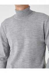 Basic Turtleneck Sweater - 5