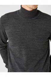 Basic Turtleneck Sweater - 10
