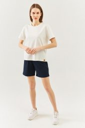 Beyaz Oversize Rahat %100 Pamuklu Penye Bisiklet Yaka Kısa Kol Basic T-Shirt - 4