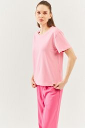 Pembe Oversize Rahat %100 Pamuklu Penye Bisiklet Yaka Kısa Kol Basic T-Shirt - 4