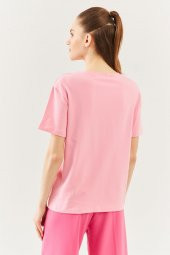 Pembe Oversize Rahat %100 Pamuklu Penye Bisiklet Yaka Kısa Kol Basic T-Shirt - 5