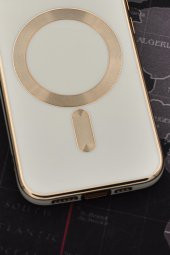 iPhone 13 Uyumlu MagSafe Özellikli Bej Renkli Lens Korumalı Kılıf thumbnail 5