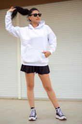 Kadın Beyaz Basic 3 Üç İplik Ekstra Kalın Kapüşonlu Kanguru Cep Uzun Kollu Sweatshirt 23KSWTUCPL - 4