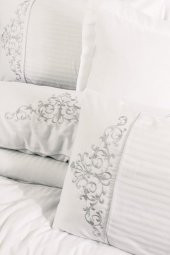 Cotton Box Brode Nakışlı Çift Kişilik Saten Nevresim Takımı Genny Beyaz thumbnail 1