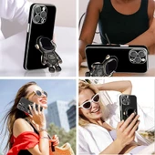 iPhone 15 Pro Kılıf Astronot Seri Stant Silikon Kapak - 4