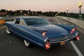 Cadillac Coupe Deville 1960 Plastik Aparat - 1