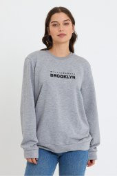 Kadın Bisiklet Yaka Rahat Kalıp 3 iplik Kalın Brooklyn Baskılı Sweatshirt SPR24sw29 - 12