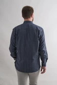Rahat Kesim Cepli Yaka Düğmeli Çizgili Kışlık Kumaş Erkek Gömlek thumbnail 9