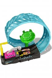 Hbn02 Hot Wheels Monster Trucks Karanlıkta Parlayan Çemberde Yarış Seti - 4