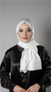 Beyaz Pratik Hazır Geçmeli Tesettür Şal Örme Kumaş Taşlı Çiçek Desenli  2118C_42 - 1
