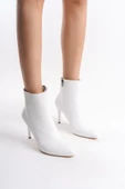 Nairobi Beyaz Mat İnce Topuklu Klasik Bot thumbnail 3