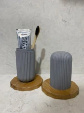 Pharma Acqua Diş Fırçası + Marvis Smokers Whitening Mint Diş Macunu 85 ml + Gri Saklama Kabı thumbnail 2