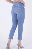 Paçaları Dikişsiz ve Yüksek Belli Cepli Astarsız Kadın Kot Pantolon Mom Fit Jean Açık Mavi Denim - 6