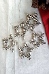 Silver Stars - 5 Adet Parlak Gümüş Yıldız Dekoratif Süs - Kapı Süsü - Yılbaşı Süsü - Ağaç Süsü - 3