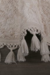 Nova Krem Yuvarlak 100x100 Cm Ponpon Saçaklı Kaymaz Tabanlı Makinede Yıkanabilir Banyo Paspası - 3