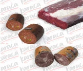 Karaca  Göden Antep Fıstıklı ve Hellim Peynirli Sucuk 250 Gr Sıfır Çemensiz Pastırma 250 Gr Blok Dana Kavurma 250 Gr - 1