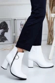 Fermuarlı Beyaz Büyük Numara Kadın Topuklu Bot thumbnail 1