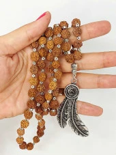 Rudraksha Tohumlu 108lik El Yapımı Kuş Tüyü Sembollü Mala Kolye thumbnail 4