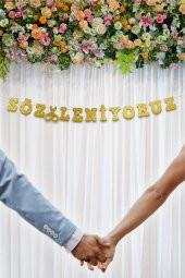 Gold Sözleniyoruz Yazılı Banner , Özel Gün, Davet Organizasyonu , Kına, Nişan, Düğün , Simli Eva - 1