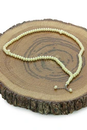 Bohçaya ve Mevlide Uygun Başörtülü Seccade Seti - Tesbihli - Krem thumbnail 4