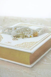 Fransızca Mealli Medine Hatlı Kuranı Kerim ve Seccade Seti Beyaz thumbnail 4