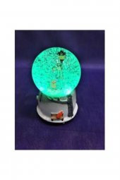 Büyük Boy Sokak Lambası Altında Oturan Işıklı Otomatik Üflemeli Kar Küresi thumbnail 2