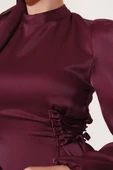 Yanları İp Detaylı Saten Elbise Bordo thumbnail 4