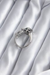 Gümüş Renk Kaplan Model Zirkon Taş Detay VİP Kadın Yüzük thumbnail 2