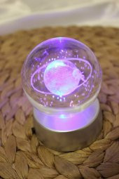 3 D Samanyolu Temalı Satürn Kız Işıklı Cam Küre Pilli 7 cm - 7