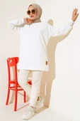 Yazı Baskı Armalı Tunik Beyaz thumbnail 2