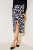 Zebra Desenli Yırtmaçlı Etek Siyah thumbnail 2