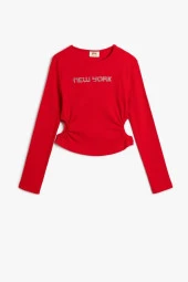 Koton Kız Çocuk Tişört Uzun Kollu Bisiklet Yaka Pul Baskılı Pencere Detaylı Pamuklu thumbnail 1