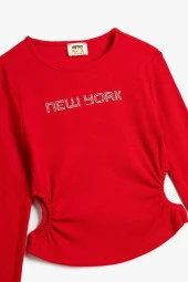 Koton Kız Çocuk Tişört Uzun Kollu Bisiklet Yaka Pul Baskılı Pencere Detaylı Pamuklu thumbnail 3