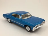 Kinsmart 1967 Chevrolet Impala 1:43 Mavi Çek Bırak Model Araba thumbnail 4