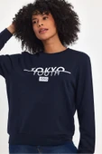 Kadın Bisiklet Yaka Rahat Kalıp 3 iplik Kalın Tokyo Baskılı Sweatshirt SPR24SWk30 - 11