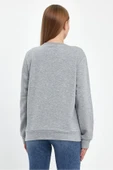 Kadın Bisiklet Yaka Rahat Kalıp 3 iplik Kalın AR Nakışlı Sweatshirt SPR24SWK33 - 11